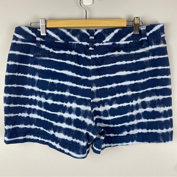 Lands' End Blue White Tie Dye Mid Rise Shorts Size 14 Petite - Picture 9 of 10